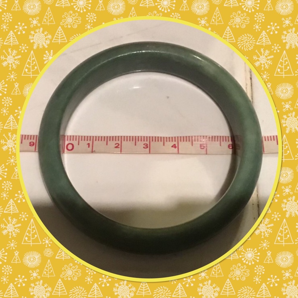 Last one Beautiful natural green jade bangle - Picture 4 of 4